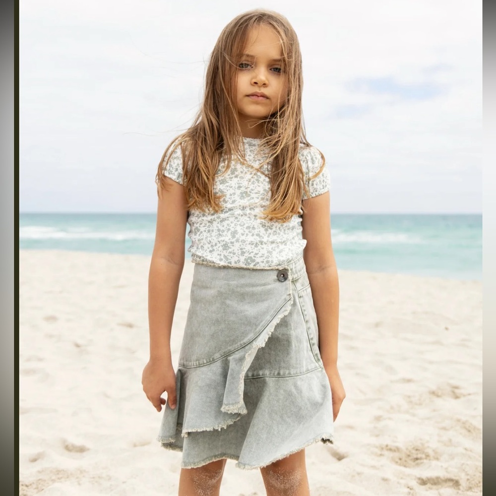 Denim frayed edge skirt
